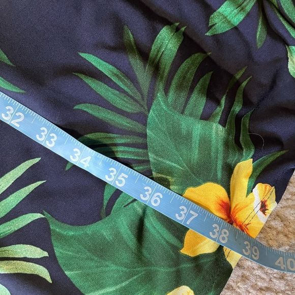 London Times Woman MIDI Dress in Floral Print Handkerchief Hem Size 1X - Picture 8 of 11